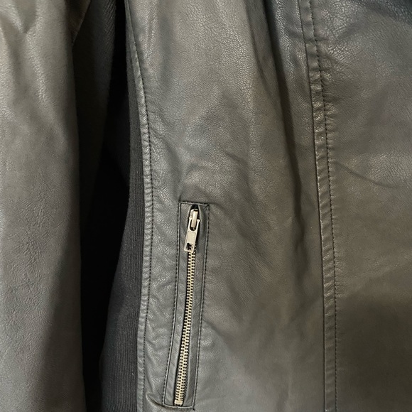 Target Ava & Viv Size 1X Vegan Leather Moto Motorcycle Jacket - Like New - Black - Picture 4 of 10